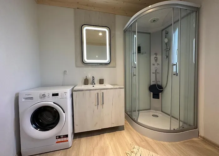 Nyaraló Twins 16 - *