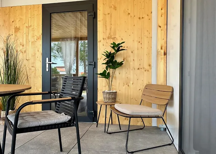 Twins 16 - * Pakoštane