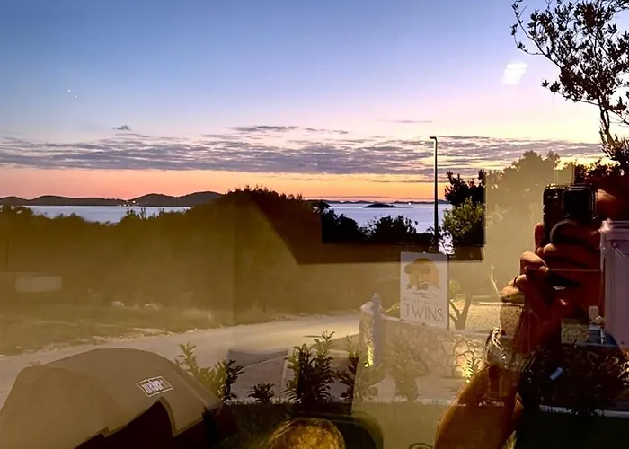 Twins 16 - * Pakoštane